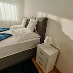 Loncar 아파트